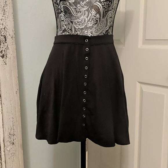 Urban Outfitters Dresses & Skirts - 🌜4/$25🌜 Urban Outfitters snap skirt